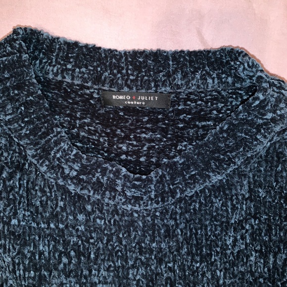 Green sweater - Picture 3 of 3